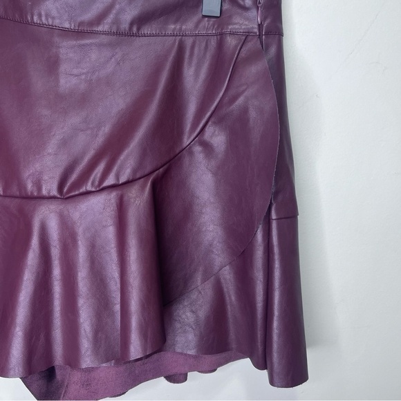 Do + Be Burgundy Faux Leather Skorts Size Medium - Picture 5 of 9